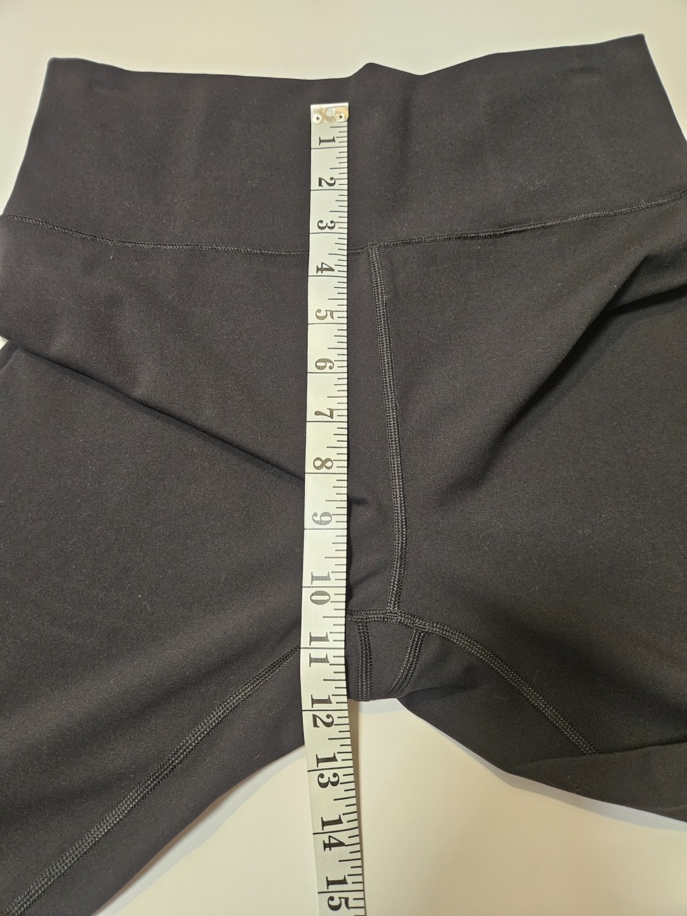 Vuori Ultra High Rise Flare Leggings Black Size M 31 Slimming Buttery Soft Yoga - Picture 12 of 16